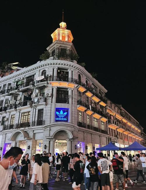 探秘武汉夜生活攻略，领略江汉路夜市的独特风情